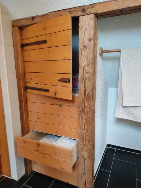 Bad Einbauschrank