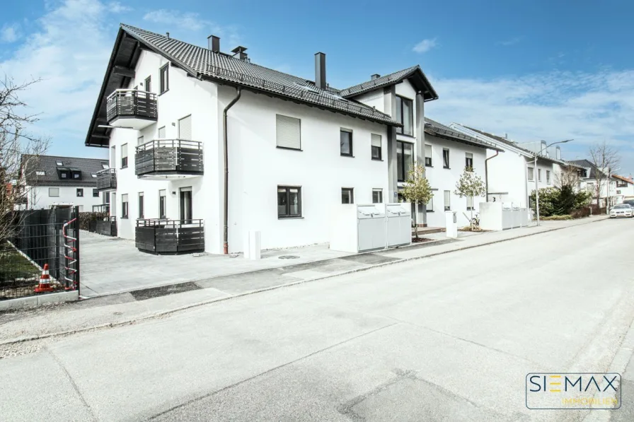 Außenansicht - Wohnung kaufen in München / Trudering - 2-Zimmer-Wohnung mit Balkon, Terrasse und Hobbyraum