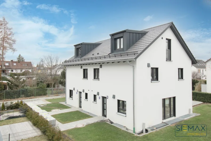 Aussenansicht Vorschau - Haus kaufen in München / Trudering - Familienwohntraum auf höchstem Niveau mit viel Platz und Komfort!