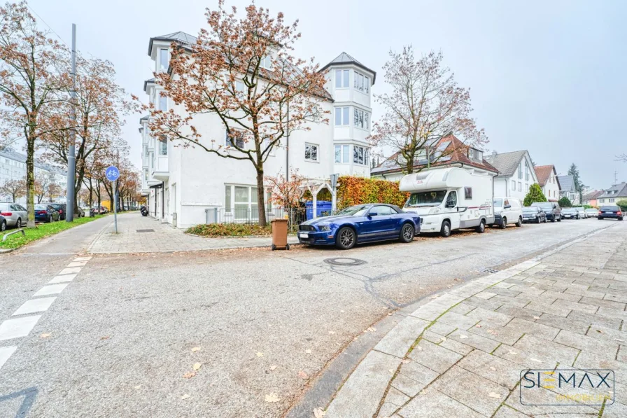 Blick auf das Turmzimmer - Wohnung kaufen in München - +++KRAFTPLATZ+++2 Zimmer Turmwohnung mit Loggia