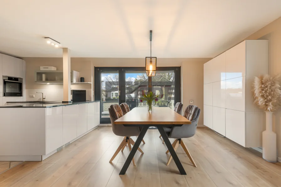 Essbereich  - Wohnung kaufen in Geesthacht - Moderne Dachgeschosswohnung mit Loggia in Süd-Westausrichtung!
