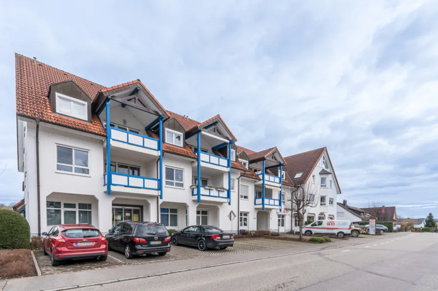 Hausansicht - Wohnung kaufen in Rheinfelden / Minseln - Einziehen & wohlfühlen | 115 m² über 2 Etagen | Balkon, Tiefgarage & 3 Außenstellplätze