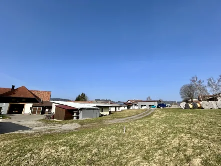 Grundstück mit Werkstatt - Halle/Lager/Produktion kaufen in Rickenbach - Werkstattgebäude und Garagen auf ca. 1.101 m² Grundstück in guter Lage von Rickenbach