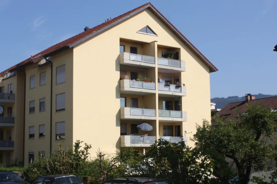 Süd-Ansicht - Wohnung kaufen in Wehr - 4-Zimmer Maisonette-Wohnung in Wehr - Kernsaniert und Hochwertig - Lift und Einzelgarage