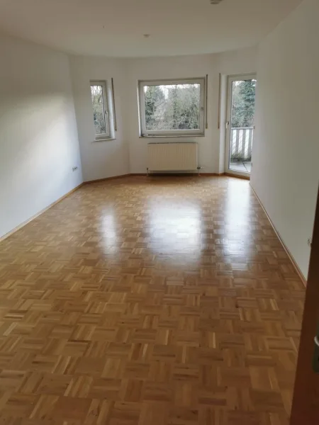 Wohnzimmer - Wohnung mieten in Worms / Hochheim - Ruhiges Wohnen in Worms-Hochheim: Charmante Wohnung mit 160 m²