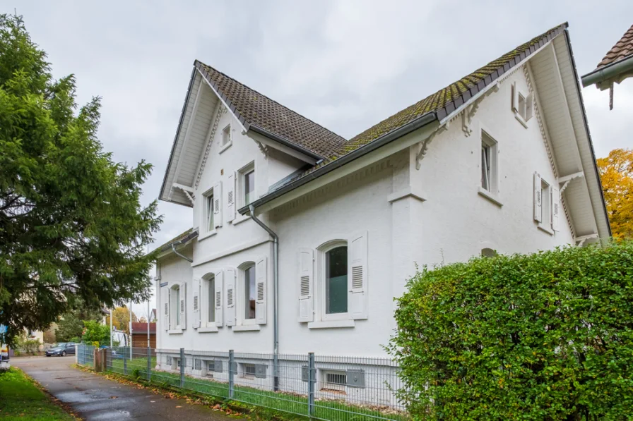Straßenansicht - Haus kaufen in Lahr/Schwarzwald - Wohnen und arbeiten unter einem Dach, das kernsanierte ZFH könnte bald Ihnen gehören!
