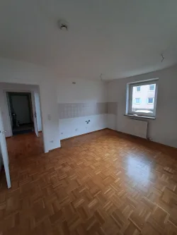 Küche - Wohnung mieten in Rosenheim - 01 Apianstr. 5: 2,5 Zimmer-Erdgeschoss-Wohnung ohne EBK, ohne Balkon