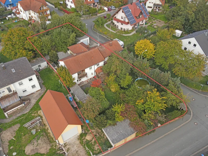  - Grundstück kaufen in Herzogenaurach - RESERVIERT!Großes Eckgrundstück mit Altbestand!