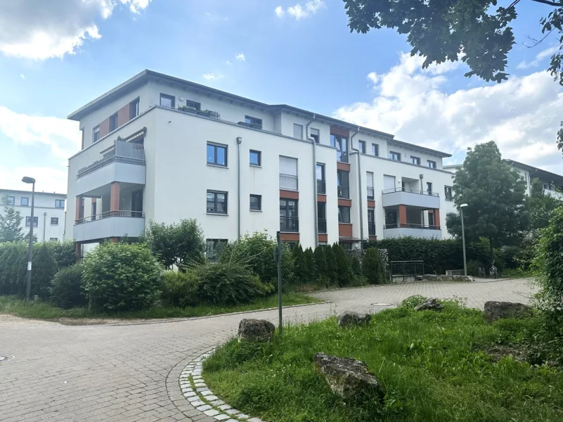  - Wohnung kaufen in Erlangen - Exklusive Erdgeschoss-Wohnung mit großem Garten in hervorragender Lage!