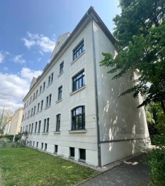 Vorderansicht - Wohnung kaufen in Leipzig - *wunderschöne 3-Raumwohnung mit Balkon in Leipzig*
