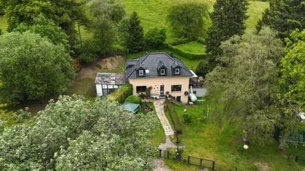  - Haus kaufen in Hellenthal - Pferdeliebhaber aufgepasst! Landhaus in Naturgebiet mit Wiese und Pferdeboxen