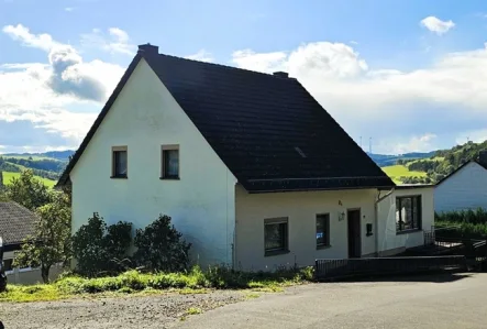 Titel - Haus kaufen in Schönecken - Haus mit viele Möglichkeiten in ruhiger Lage am Ortsrand von Schönecken.