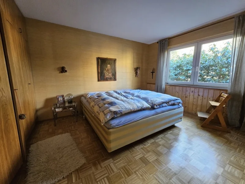 Schlafzimmer 1