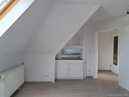 Der Blick vom Wohnbereich in den Flur und Küche - Wohnung mieten in Eberbach - Ansprechende Single-Wohnung in Eberbach!