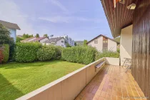 Balkon mit Blick in den Garten