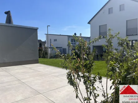 Garten - Wohnung kaufen in Schönaich - Wundervolle Alternative zum Reihenhaus mit Balkon & Garten - Perfekt für die ganze Familie