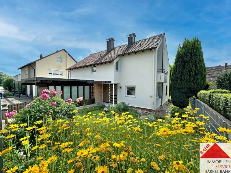 Hausansicht - Haus kaufen in Holzgerlingen - Ärmel hoch: Haus in super Lage gestalten!