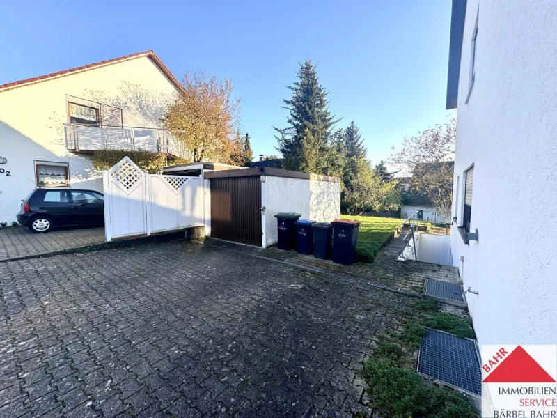 Garage / Außenstellplätze