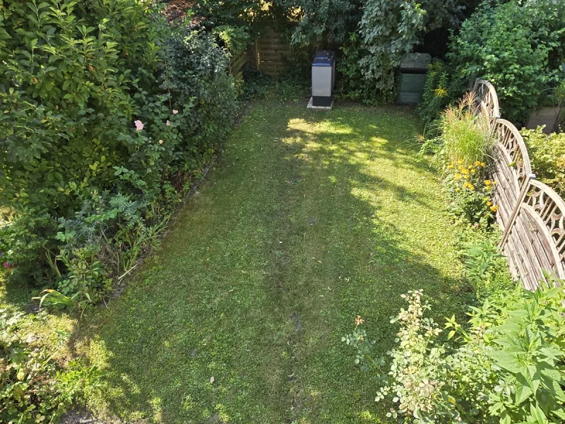 Garten vom Balkon aus