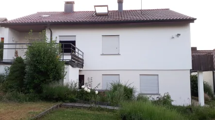 Haus von der Seite II - Haus kaufen in Reichenbach an der Fils - EFH mit Einliegerwohnung in ruhiger Aussichtslage von Reichenbach zu verkaufen!