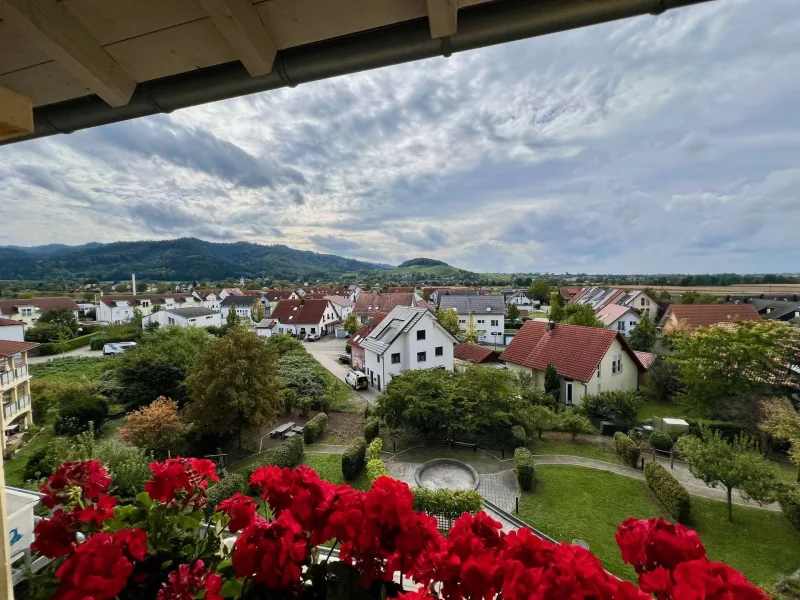 Blick vom Balkon - Wohnung kaufen in Staufen im Breisgau - "SENIORENWOHNEN IM SCHÖNEN STAUFEN"