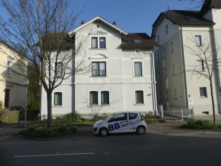 Schöner Wohnen in der Stadt - Haus kaufen in Sigmaringen - Interessantes Zweifamilienhaus mit Gewerbeeinheit im Erdgeschoss auf traumhaften Grundstück mit direktem Stadtanschluss
