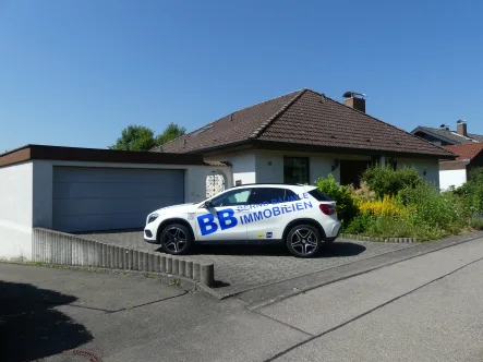 Eine Liebe fürs Leben - Haus kaufen in Sigmaringendorf - Eine Liebe fürs Leben. Familieninsel mit Einliegerwohnung und viel Platz im Haus und im Garten in bester Lage von Sigmaringendorf.