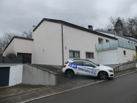 Familienoase in guter Lage für die ganze Familie - Haus kaufen in Sigmaringen - Reizendes Ein- bis Zweifamilienhaus mit tollem Garten in guter Lage direkt in Sigmaringen.