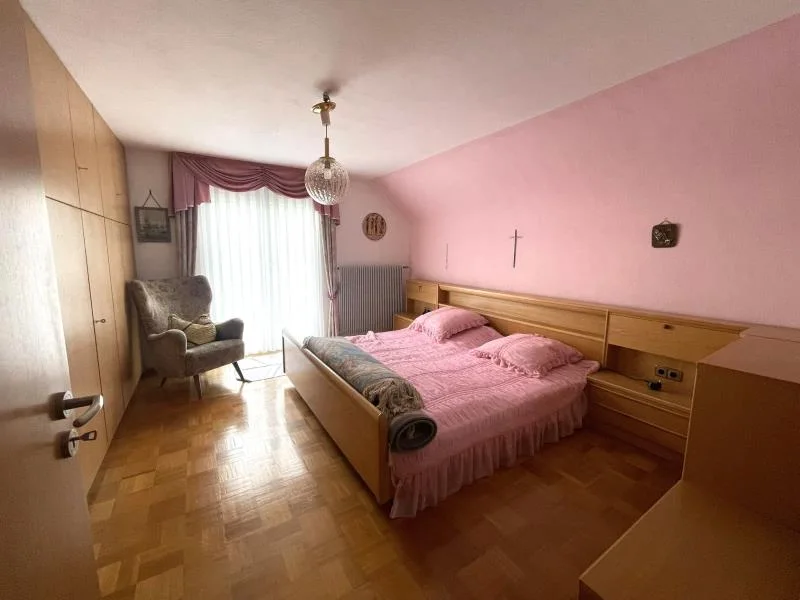 Schlafzimmer DG