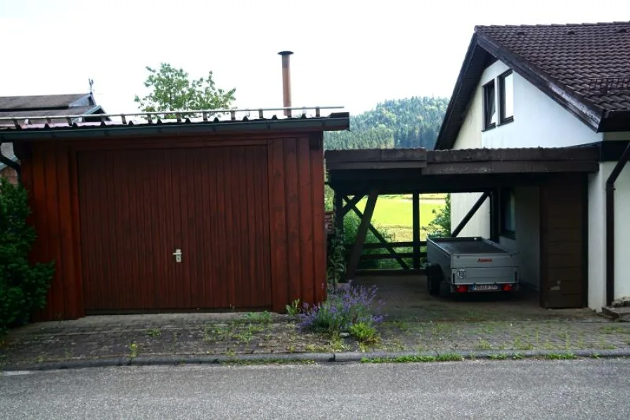 Garage und Carport