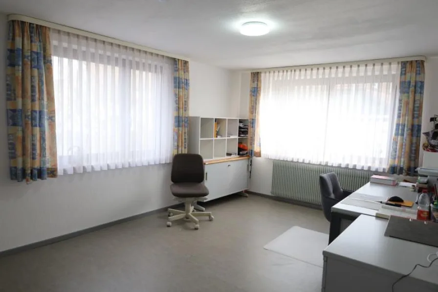 Büro EG