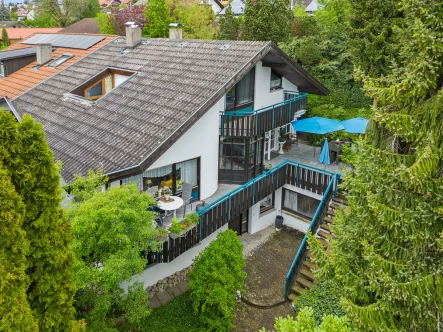 Luftaufnahme - Haus kaufen in Tettnang - Wohnen und Arbeiten unter einem Dach - Großes Wohnhaus mit Büroräumen in Tettnang