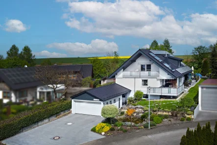 Luftbilder - Haus kaufen in Rammingen - GROSSZÜGIGES UND RUHIGES WOHNEN mit schönem Poolbereich zum Entspannen und genießen