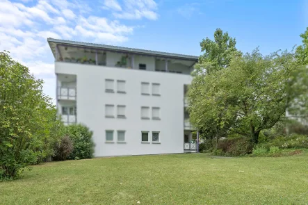 Aussenaufnahme - Wohnung kaufen in Ravensburg - Vermietete 2-Zimmer Wohnung mit Gartenblick in Torkenweiler