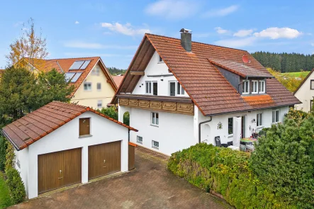 Luftaufnahme - Haus kaufen in Tettnang / Wiesertsweiler - Attraktives 3-Familienhaus im Tettnanger Umland