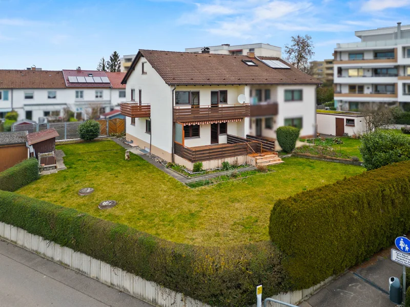 Luftaufnahme - Haus kaufen in Friedrichshafen - 360° I Großzügige Doppelhaushälfte in Friedrichshafen-Kitzenwiese