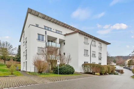 Hausansicht - Wohnung kaufen in Weingarten - 360° I 2-Zi-WHG, barrierefrei mit Terrasse und TG- Ideale Kapitalanlage- derzeit vermietet