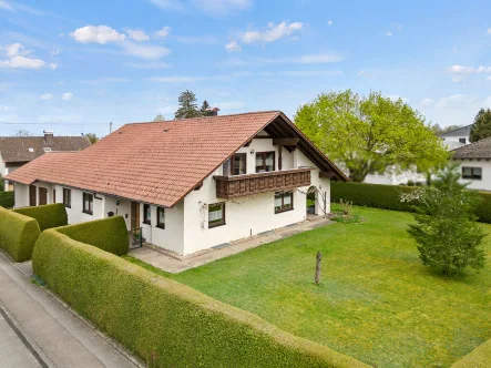 Luftaufnahme - Haus kaufen in Berkheim - 360° I Imposantes Einfamilienhaus mit großem Grundstück & tollem Garten in Berkheim