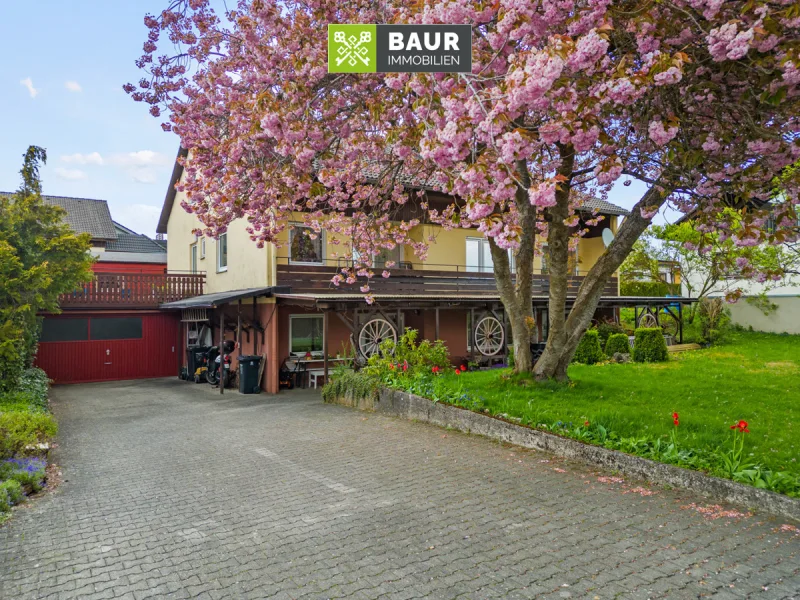 Ansicht - Haus kaufen in Laichingen - 360° | Platzwunder auf der Alb! Ruhig gelegenes Einfamilienhaus auf großem Grundstück