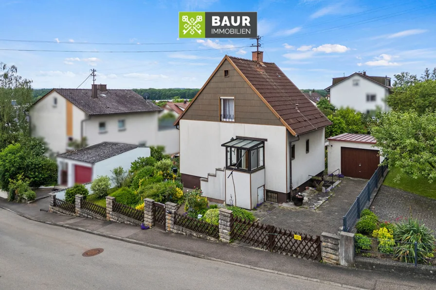 Luftaufnahme - Haus kaufen in Elchingen - 360° I Für Hand-/ und Heimwerker: Einfamilienhaus mit großzügigem Grundstück in Unterelchingen