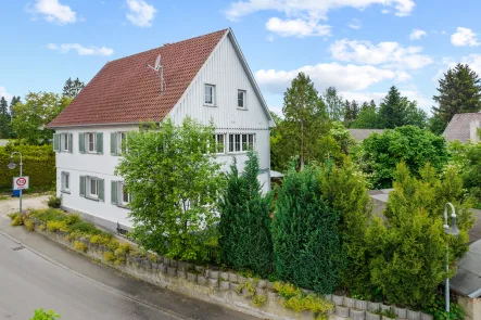 Startbild - Haus kaufen in Ostrach - Charmantes Zweifamilienhaus in zentraler Lage von Ostrach