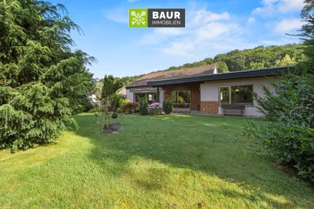 Außenansicht - Haus kaufen in Warthausen - 360° I Glücksgriff in Warthausen – Einfamilienhaus in bevorzugter Lage mit tollem Grundstück