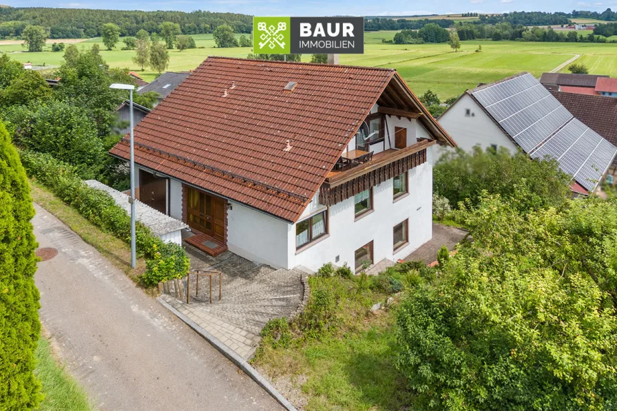 Luftaufnahme - Haus kaufen in Mengen - 360° I Einfamilienhaus mit Einliegerwohnung in Mengen-Rosna, sofort verfügbar!