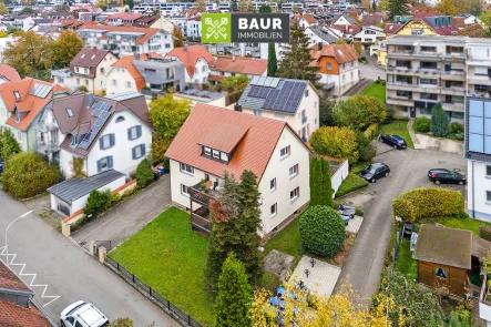 Titelbild - Haus kaufen in Konstanz - "Wohnen in Konstanz - Charmantes Dreifamilienhaus mit Entwicklungspotenzial"