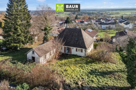 Luftaufnahme - Haus kaufen in Aulendorf - 360° | Traumgrundstück mit Weitblick – Sanierungsobjekt oder Neubauchance in Aulendorf