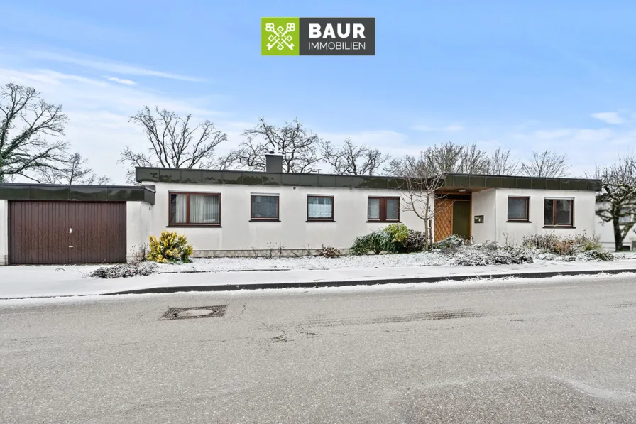 Titelbild - Haus kaufen in Schwäbisch Gmünd - 360° | SOFORT FREI! Familienfreundlicher Bungalow + ELW in ruhiger Randlage von Schwäbisch Gmünd