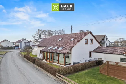 Titelbild - Haus kaufen in Bad Wurzach - Großzügiges Einfamilienhaus in ruhiger Lage von Bad Wurzach, Ortsteil Unterschwarzach