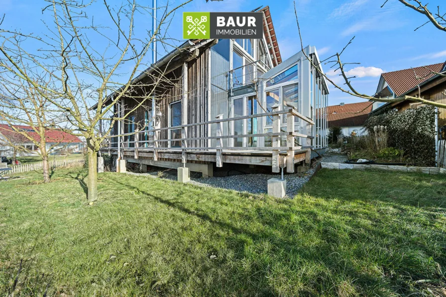 Titelbild - Haus kaufen in Attenweiler - 360° | Charmantes Einfamilienhaus in Holz-Ständer-Bauweise – Idyllisches Wohnen in Attenweiler bei Biberach an der Riß