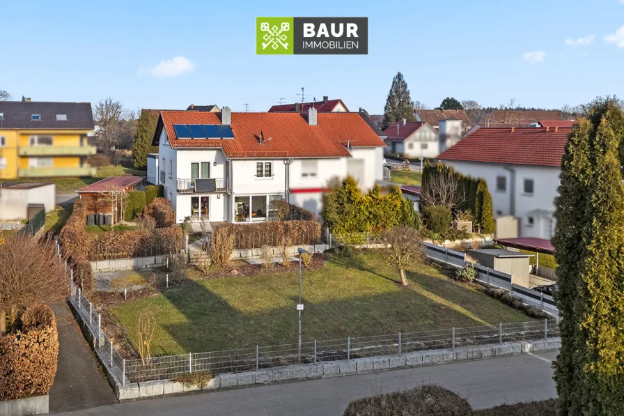 Luftaufnahme - Haus kaufen in Warthausen - 360°|Zuhause im Glück! Großzügige und gepflegte Doppelhaushälfte mit großem Grundstück in Warthausen