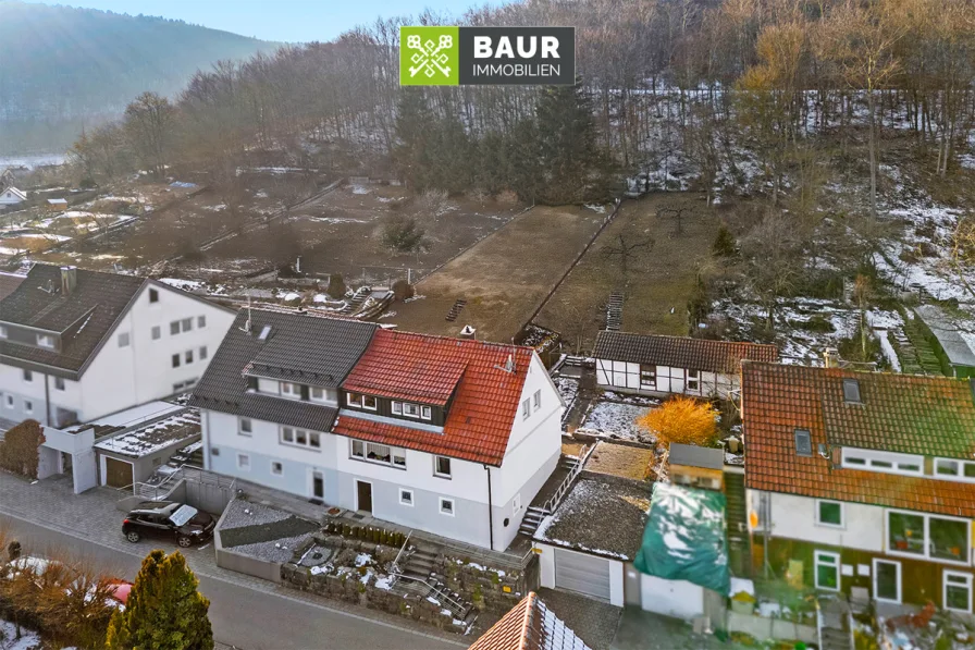 Titelbild - Haus kaufen in Oberkochen - 360° | Charmante Doppelhaushälfte mit großem Garten und toller Aussicht in Oberkochen!